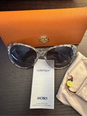 Tory Burch Gray Tortoiseshell Sunglasses with Orange Case and Pouch